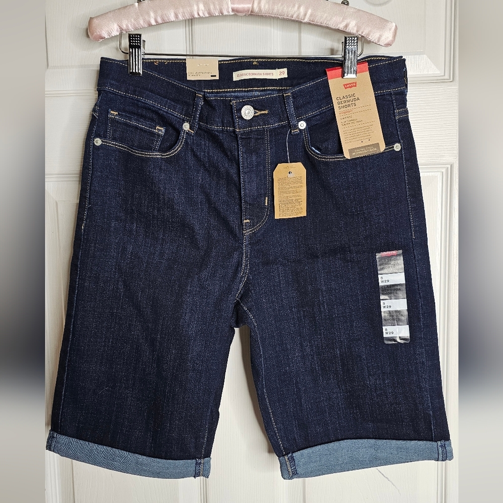 NWT - Levis Womens Classic BERMUDA Blue Denim Jean Cuffed Shorts size 8
